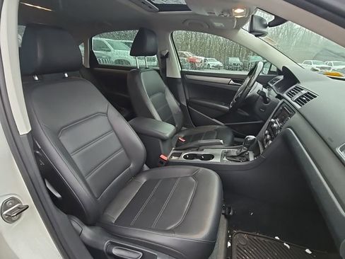 Used 2014 Volkswagen Passat TDI SE image 16
