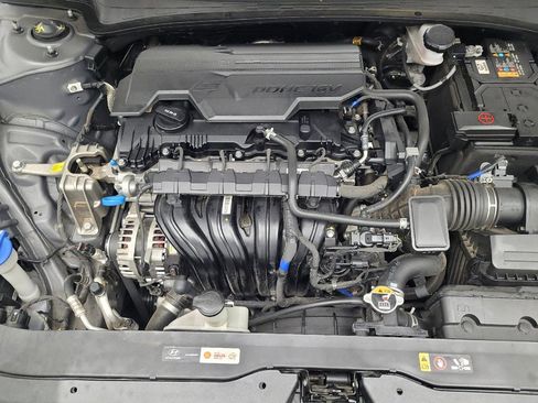 Used 2025 Hyundai Elantra SE FWD image 30