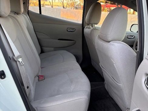 Used 2011 Nissan Leaf SL image 28