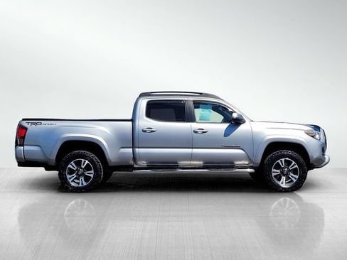Used 2016 Toyota Tacoma TRD Sport RWD image 3