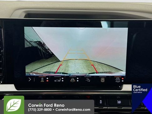 Used 2025 GMC Sierra 2500 SLT w/ SLT Premium Package image 18