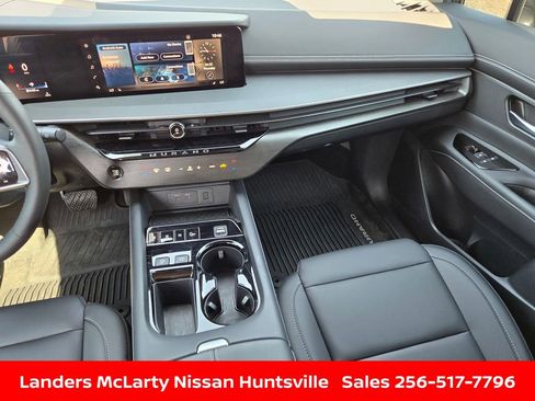 Used 2025 Nissan Murano SV AWD/4WD image 16