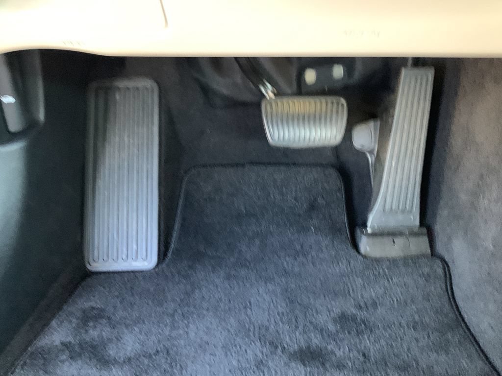 Certified 2026 Genesis G70 2.5T RWD image 13