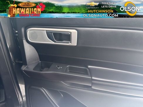 Used 2020 Ford Explorer Platinum w/ Premium Technology Package image 32