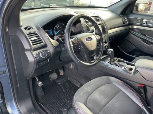 Used 2019 Ford Explorer XLT w/ Equipment Group 202A image 10