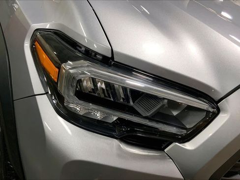 Used 2021 Toyota Tacoma TRD Off-Road w/ TRD Premium Off Road Package AWD/4WD image 28