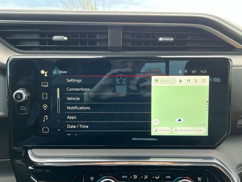 Used 2024 GMC Sierra 2500 Denali w/ Technology Package image 28