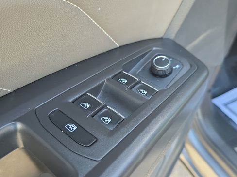 Used 2022 Volkswagen Atlas SE image 25