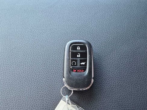 Certified 2023 Honda Pilot Touring image 46