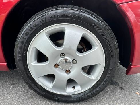 Used 2002 Ford Focus ZX5 Hatchback FWD image 26