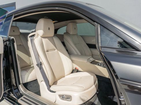 Used 2016 Rolls-Royce Wraith RWD image 14