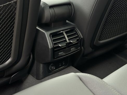 New 2025 Audi Q3 2.0T Premium image 30