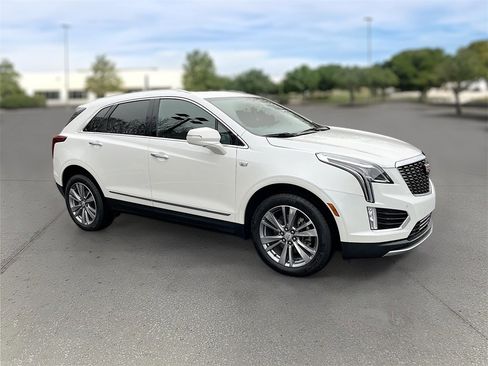 Certified 2025 Cadillac XT5 Premium Luxury image 1
