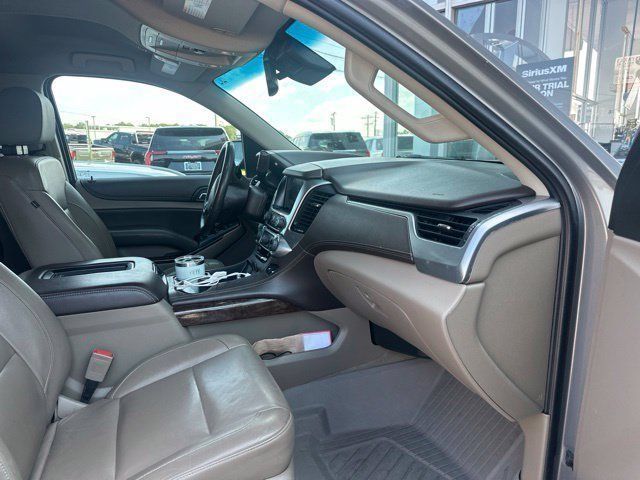 Used 2018 Chevrolet Suburban LT w/ Luxury Package AWD/4WD image 16