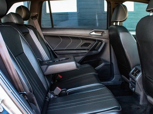 Used 2022 Volkswagen Tiguan SE R-Line image 38