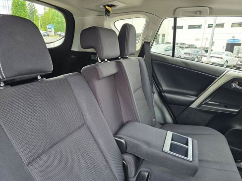 Used 2016 Toyota RAV4 XLE AWD/4WD image 12