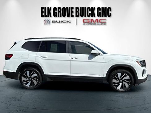 Used 2024 Volkswagen Atlas SE AWD/4WD image 3