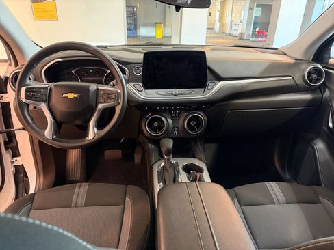 Used 2026 Chevrolet Blazer LT FWD image 33