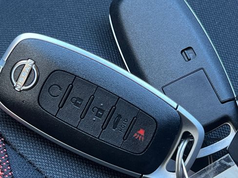 New 2025 Nissan Versa SR w/ Trunk Package image 12