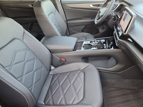 New 2026 Volkswagen Atlas Cross Sport SE FWD image 12