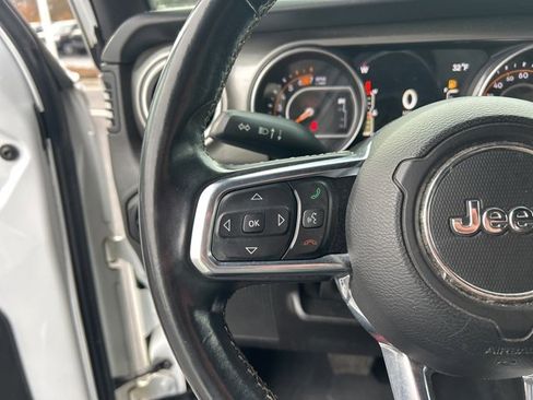 Used 2018 Jeep Wrangler Unlimited Sahara image 17