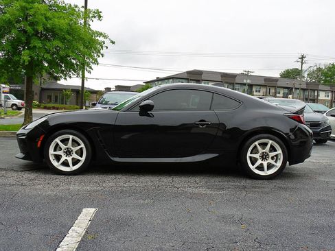 Used 2023 Toyota GR86 Premium w/ ALL Weather Mat Package (TMS) RWD image 8