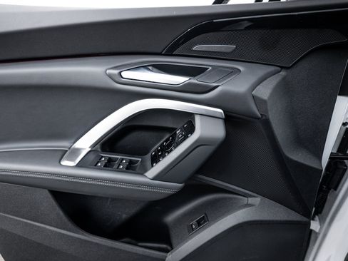 New 2025 Audi Q5 Premium Plus image 13