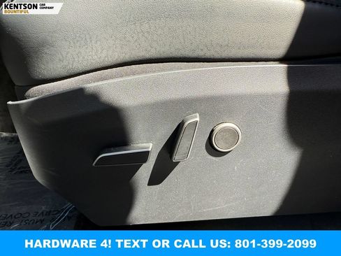 Used 2023 Tesla Model Y Long Range AWD/4WD image 26
