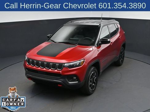 Used 2025 Jeep Compass Trailhawk AWD/4WD image 31