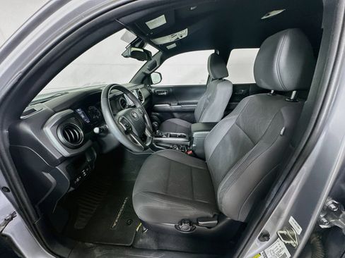 Used 2019 Toyota Tacoma TRD Off-Road RWD image 13