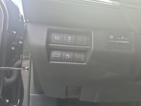 Used 2022 Toyota Avalon XLE w/ Moonroof Package FWD image 25