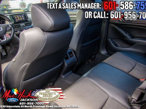 Used 2018 Honda Accord Sport image 9