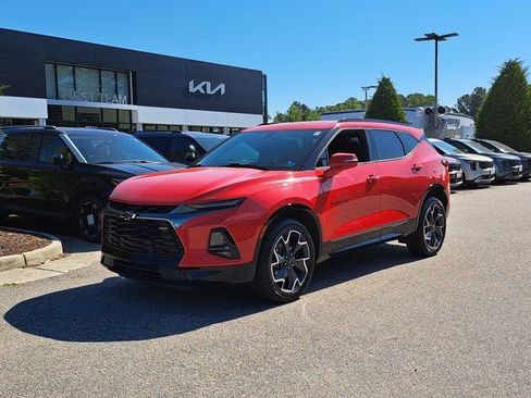 Used 2020 Chevrolet Blazer RS w/ LPO, Cargo Package FWD image 2