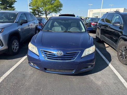 Used 2009 Toyota Camry XLE FWD image 2