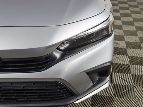 Used 2023 Honda Civic Sport image 11