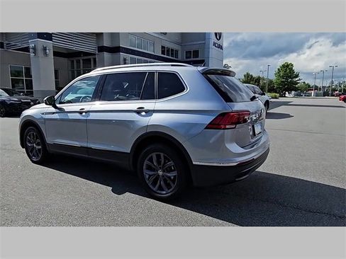 Used 2024 Volkswagen Tiguan SE image 21