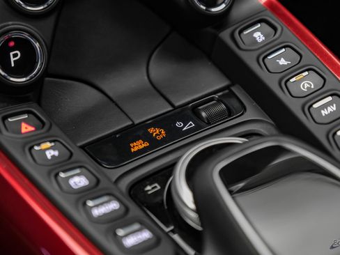 Used 2019 Aston Martin V8 Vantage Coupe RWD image 63
