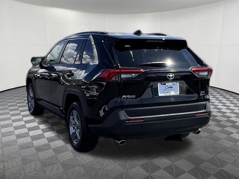 Used 2025 Toyota RAV4 XLE AWD/4WD image 4