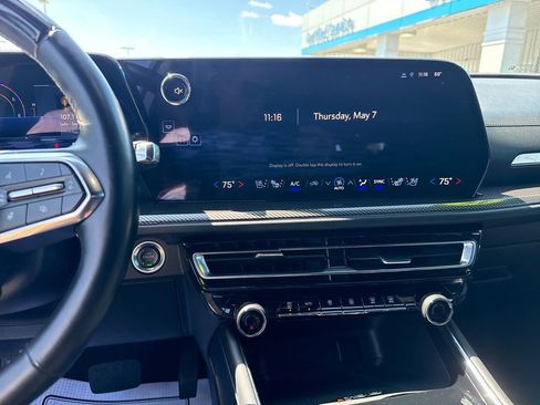 Used 2025 Chevrolet Traverse High Country FWD image 20