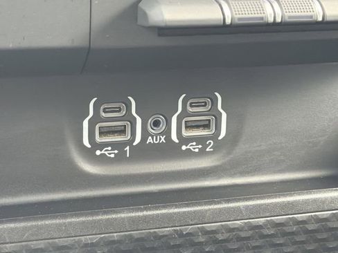 Used 2024 RAM 1500 Laramie image 9