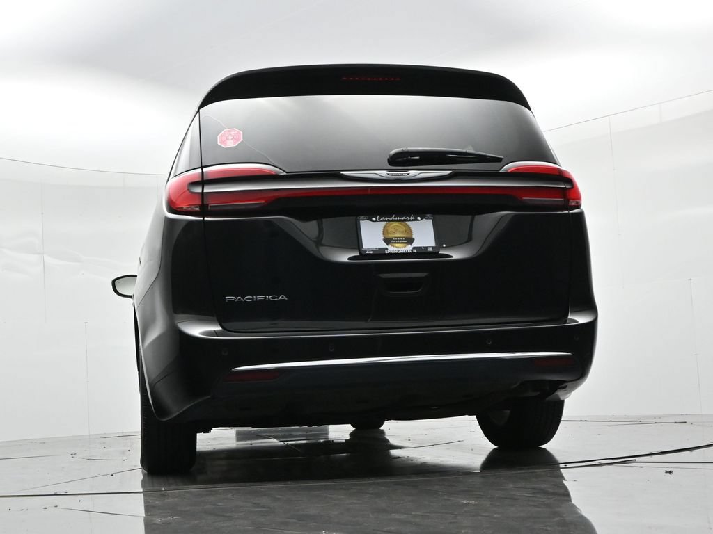 Used 2023 Chrysler Pacifica Touring-L FWD image 33