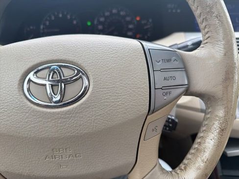Used 2008 Toyota Avalon XLS FWD image 19