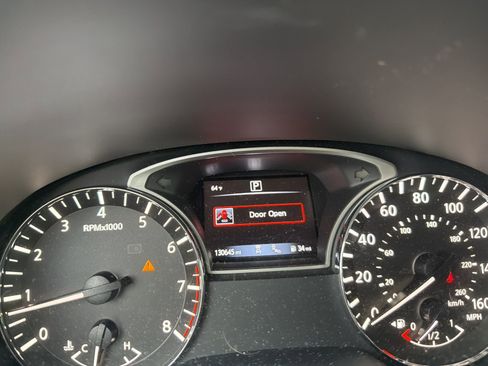 Used 2018 Nissan Pathfinder SL w/ Midnight Edition Package image 2