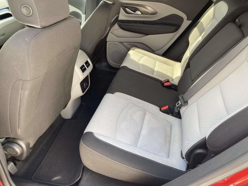 Used 2023 GMC Terrain SLE FWD image 11