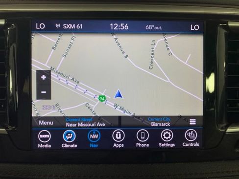 Used 2019 Chrysler Pacifica Limited w/ Advanced Safetytec Group FWD image 4