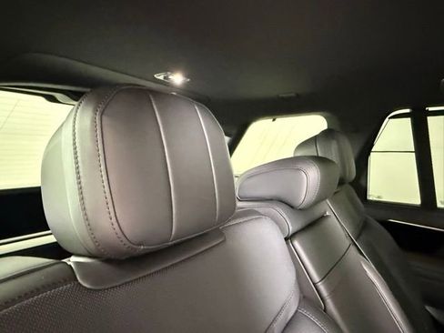New 2025 Land Rover Range Rover Long Wheelbase SE image 27