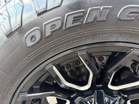 Used 2018 Ford F350 Platinum w/ Platinum Ultimate Package AWD/4WD image 39