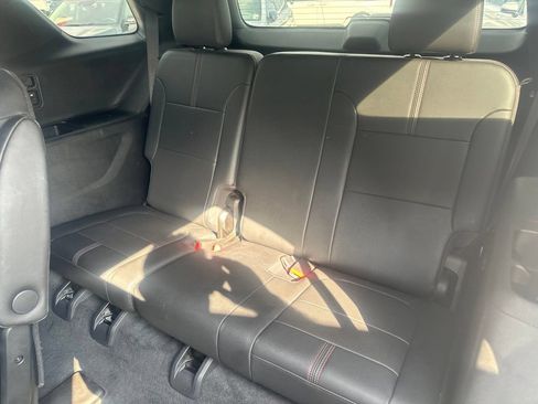Used 2022 Chevrolet Traverse RS FWD image 29