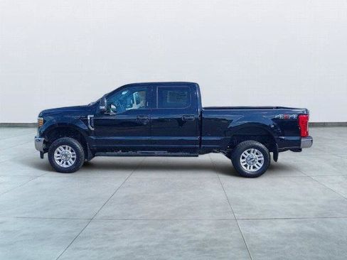 Certified 2018 Ford F250 XLT w/ Snow Plow Prep Package AWD/4WD image 4