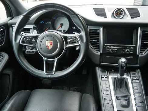 Used 2016 Porsche Macan S image 9